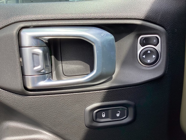 2025 Jeep Wrangler Sport S photo 5