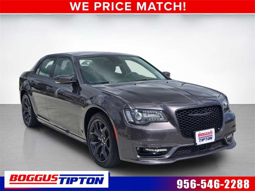 2023 Chrysler 300 Touring L