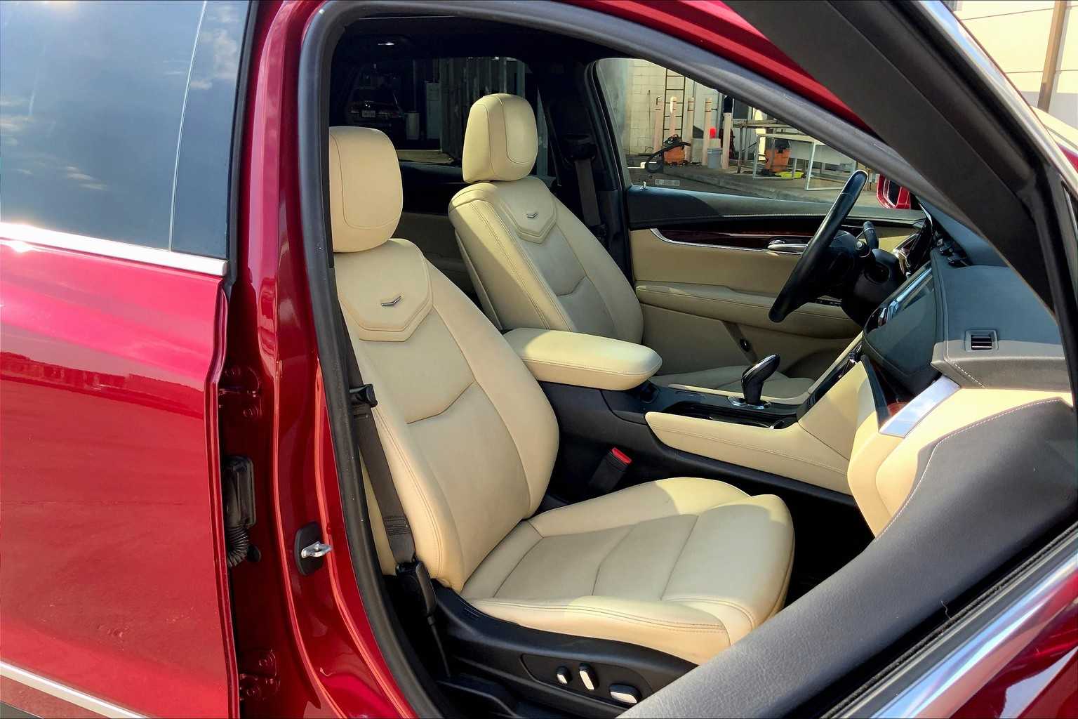 2019 Cadillac XT5 Luxury photo 8