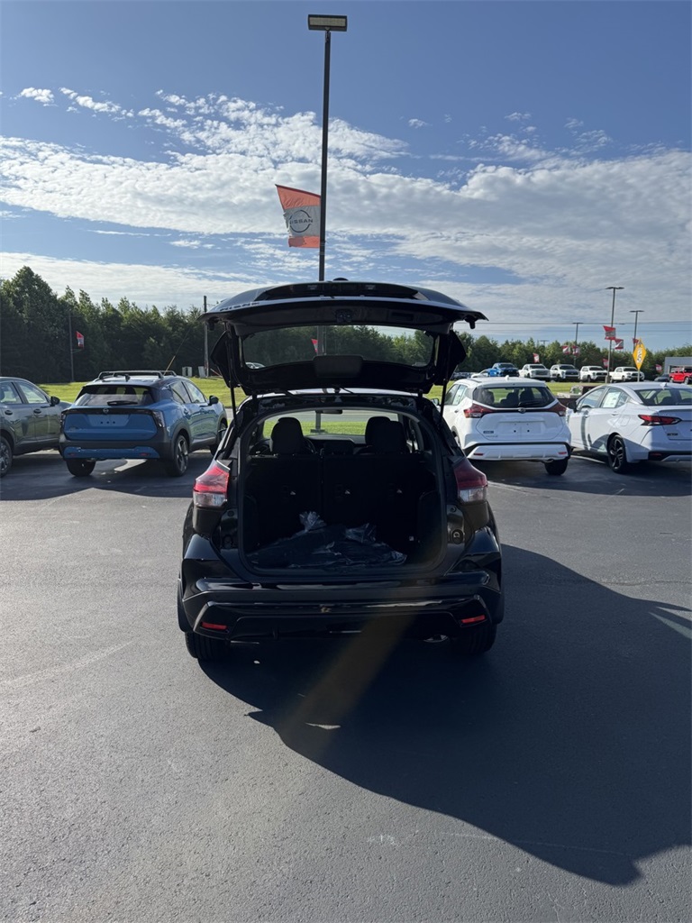 2025 Nissan Kicks Play S photo 15