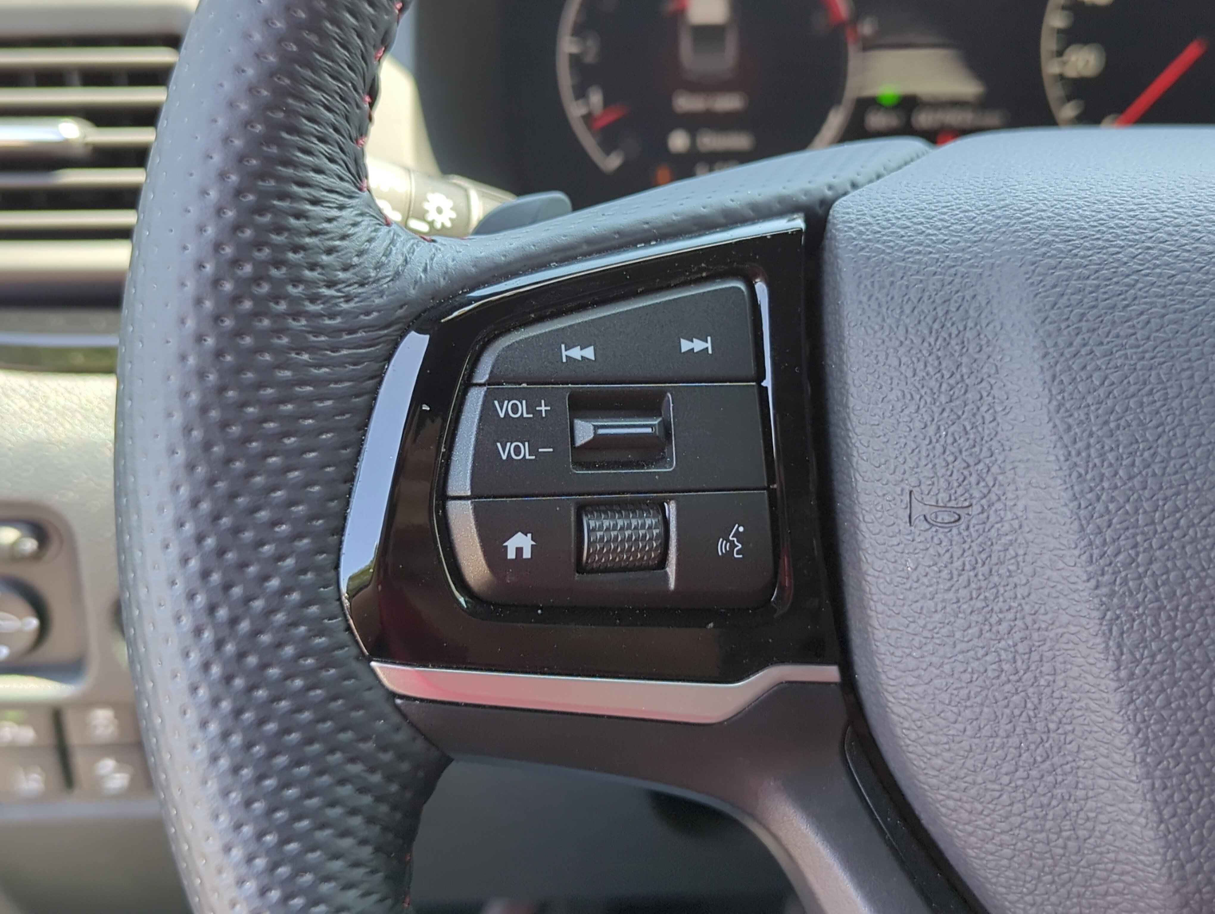 2024 Honda Ridgeline Black Edition photo 14
