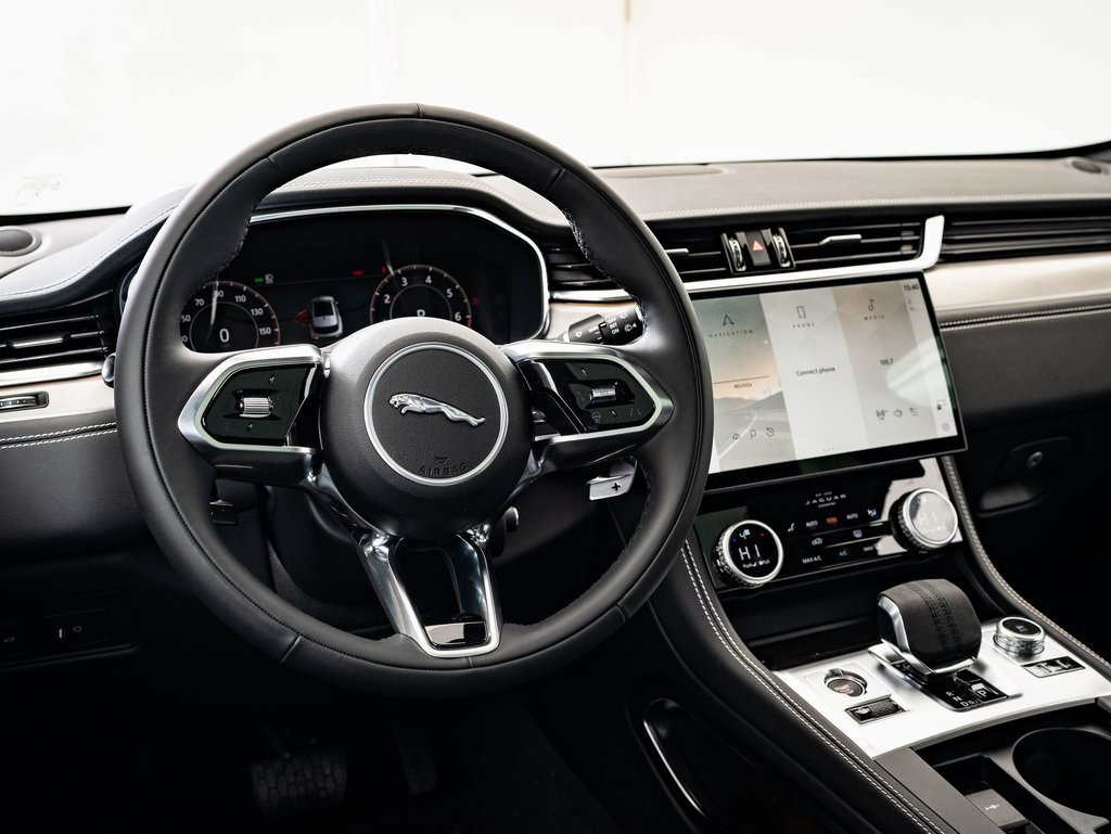 2025 Jaguar F-PACE P400 R-Dynamic S photo 4