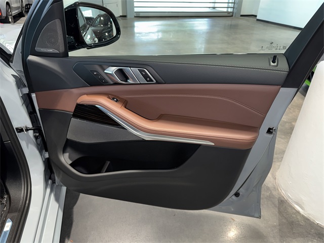 New 2026 Brooklyn Grey Metallic BMW xDrive40i image 8