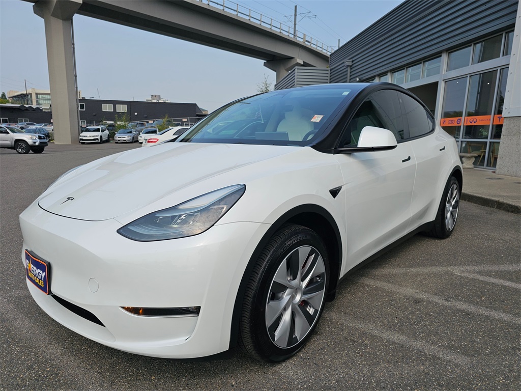 2023 Tesla Model Y Long Range photo 4