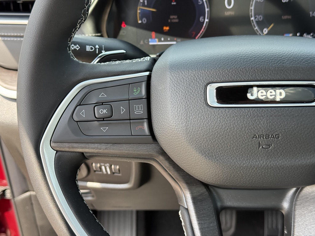 2025 Jeep Grand Cherokee Limited photo 14
