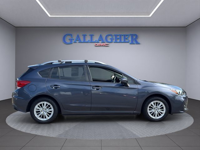 2017 Subaru Impreza Premium photo 3