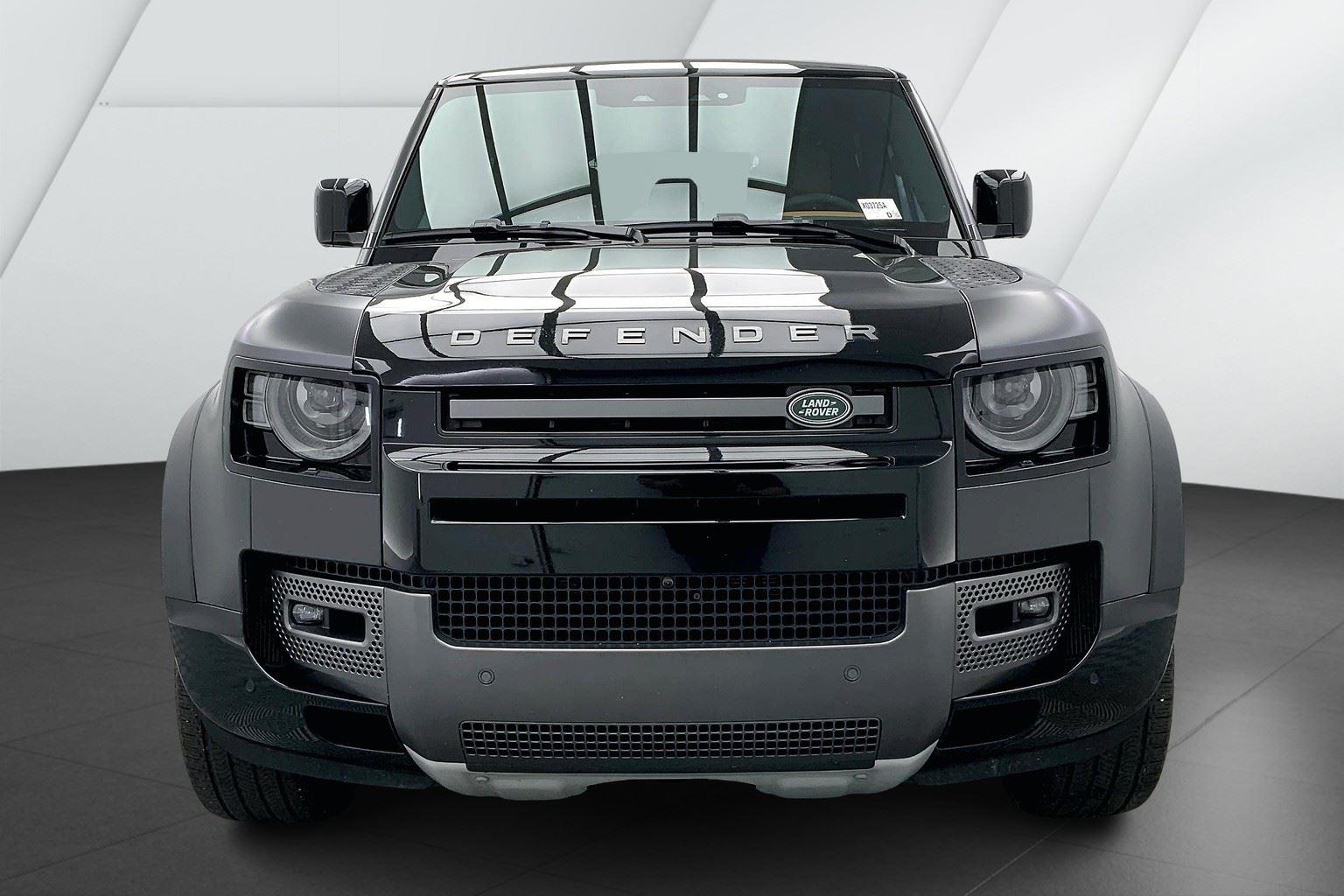 2023 Land Rover Defender V8 photo 2