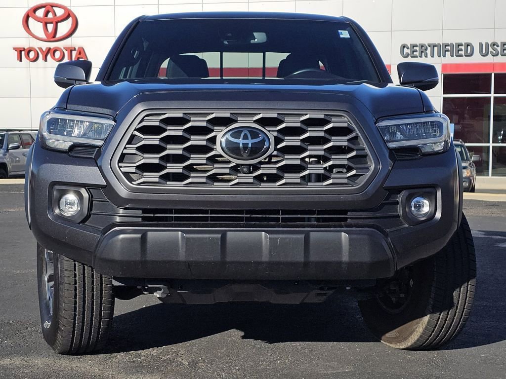 2023 Toyota Tacoma TRD Off-Road photo 3