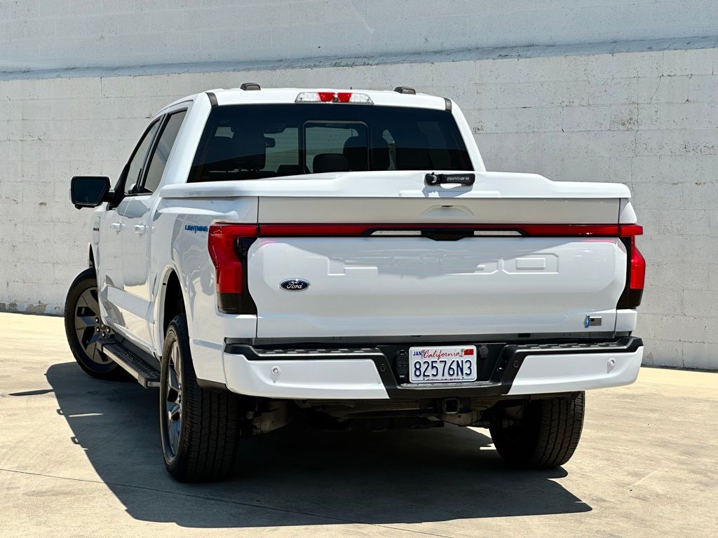 2023 Ford F-150 Lightning Lariat photo 5