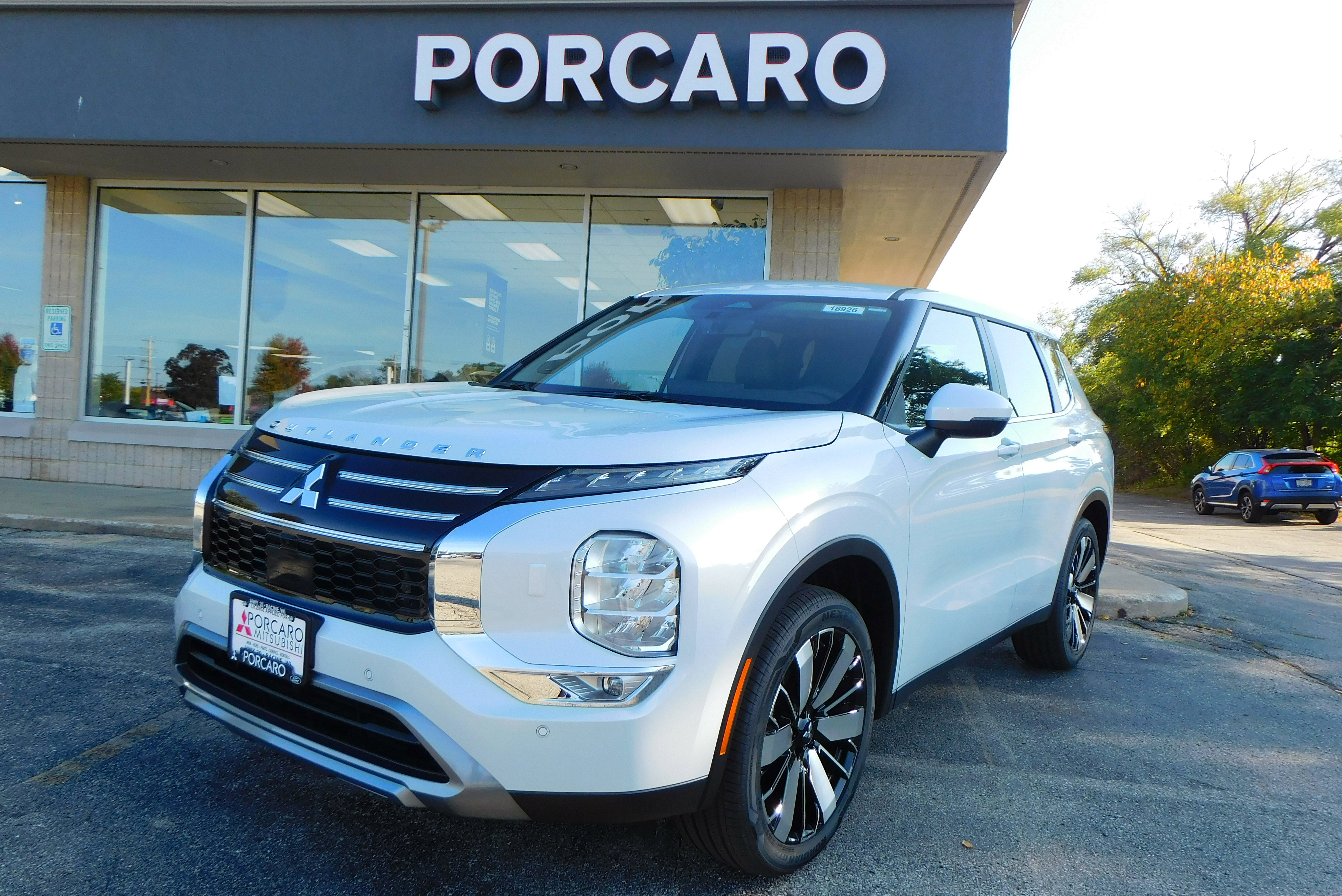 2025 Mitsubishi Outlander SE's photo