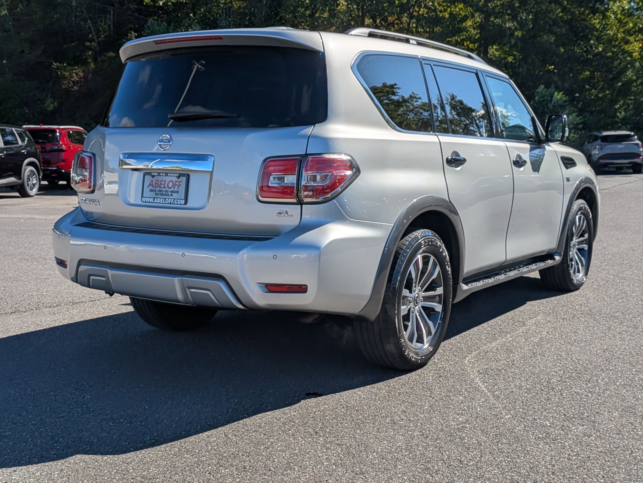 2017 Nissan Armada SL photo 2