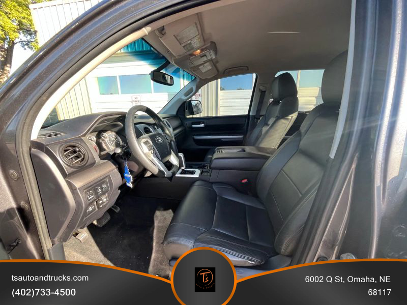 2016 Toyota Tundra CrewMax SR5 photo 6