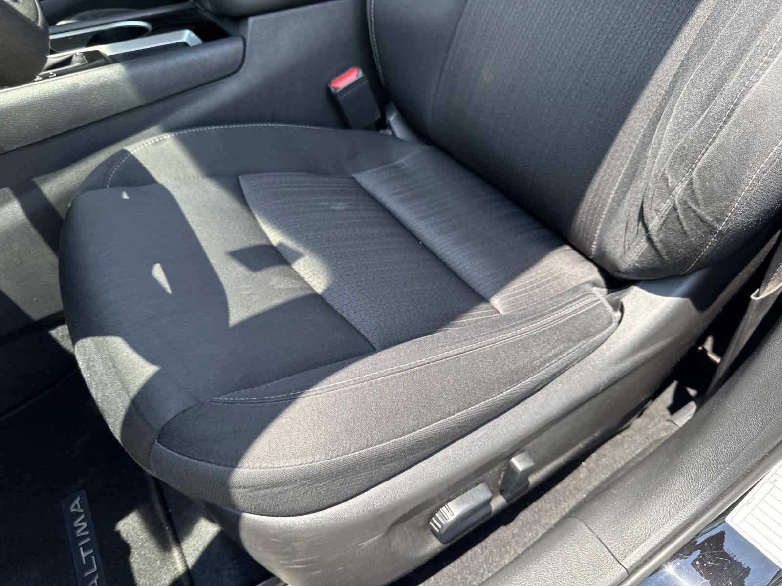 2021 Nissan Altima 2.5 SV photo 32