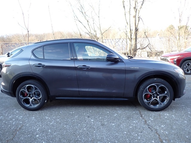 2025 Alfa Romeo Stelvio Sprint Base photo 6