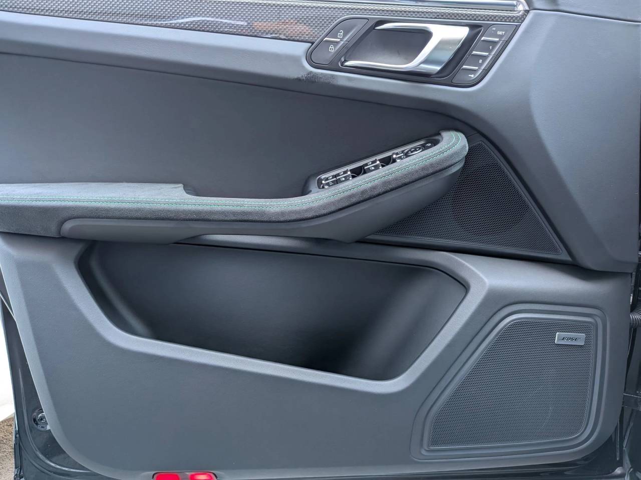 2026 Porsche Macan GTS photo 12