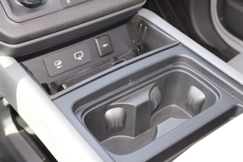 2023 Land Rover Defender 110 X-Dynamic SE photo 18