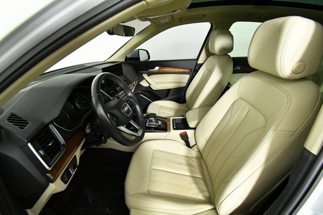 2022 Audi Q5 45 S line Premium photo 3