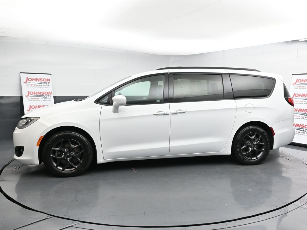 2020 Chrysler Pacifica Touring Plus photo 4