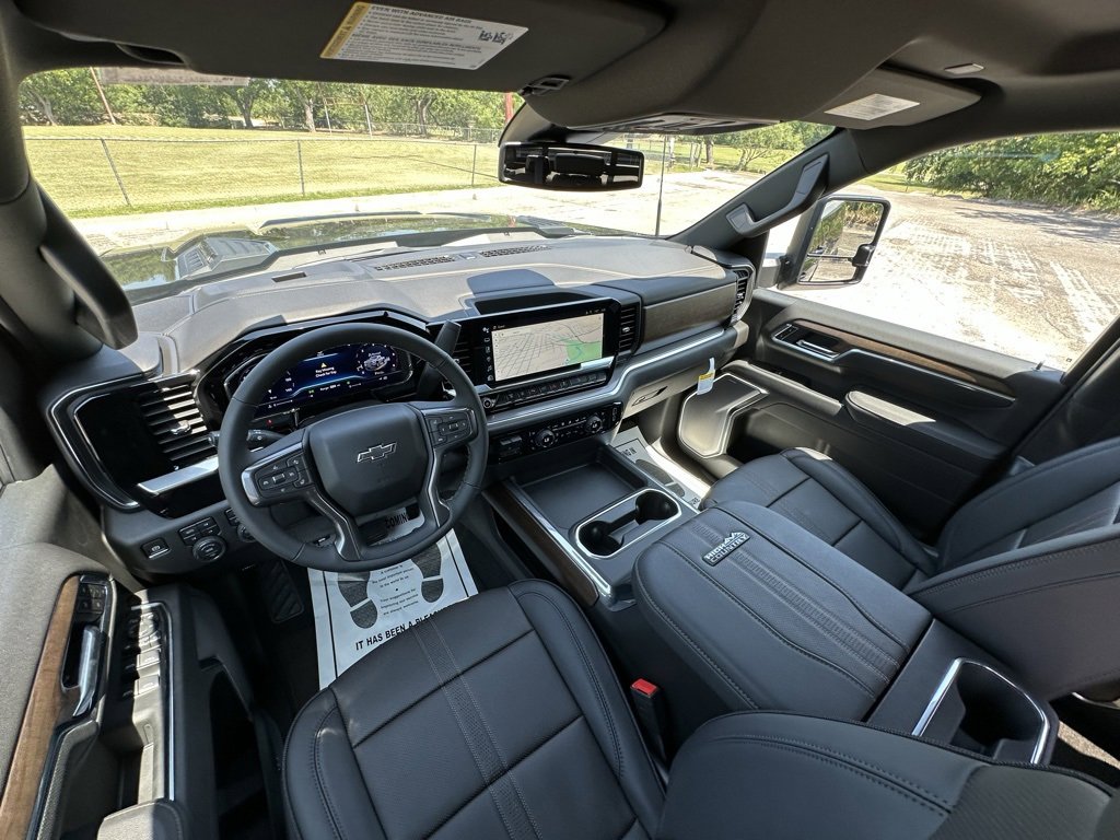 2025 Chevrolet Silverado 2500HD High Country photo 19