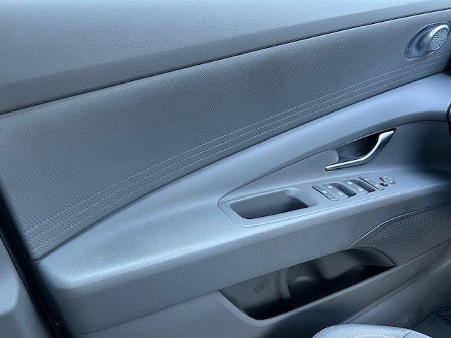 2024 Hyundai Elantra SEL photo 31