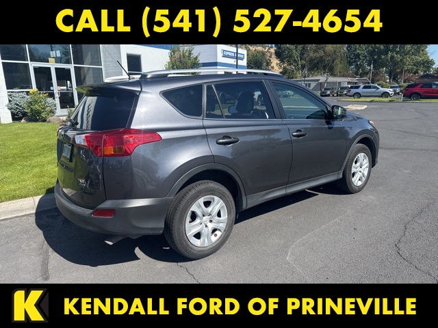 2015 Toyota RAV4 LE photo 10
