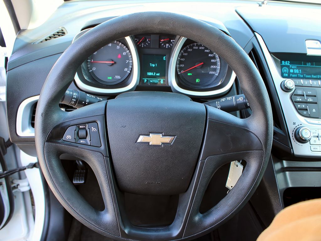 2011 Chevrolet Equinox photo 14