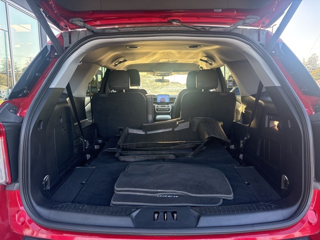 2023 Ford Explorer XLT photo 2