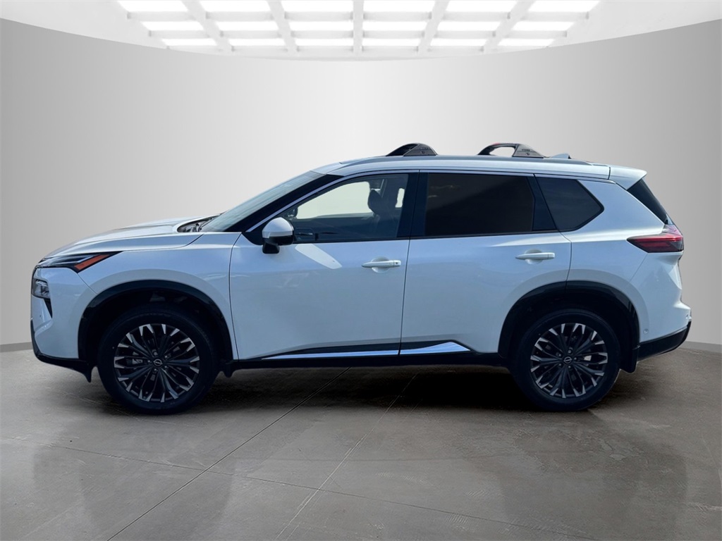 2026 Nissan Rogue Platinum photo 2