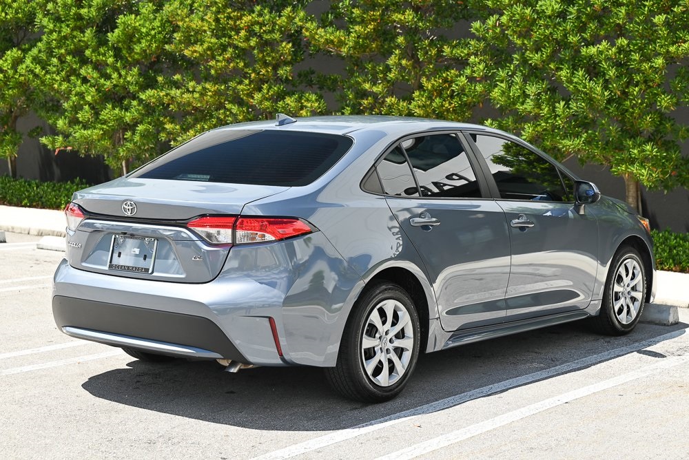 2022 Toyota Corolla LE photo 4