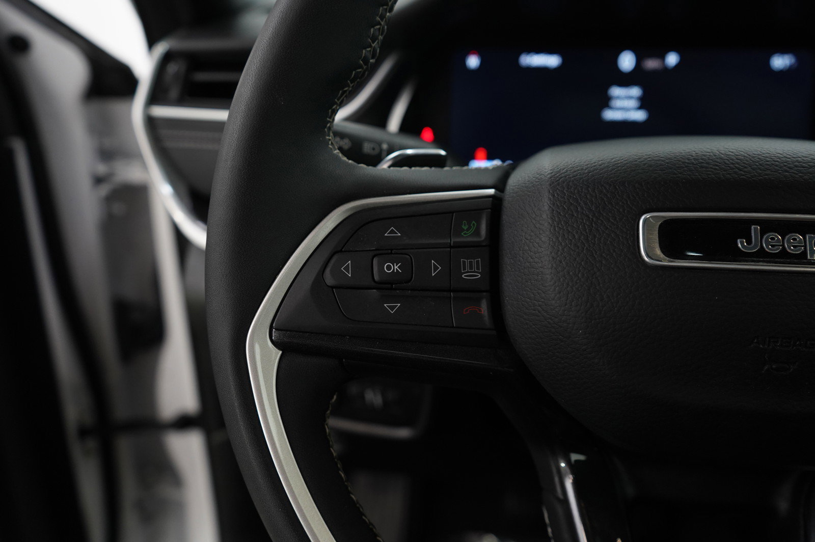 2023 Jeep Grand Cherokee Laredo Altitude photo 18