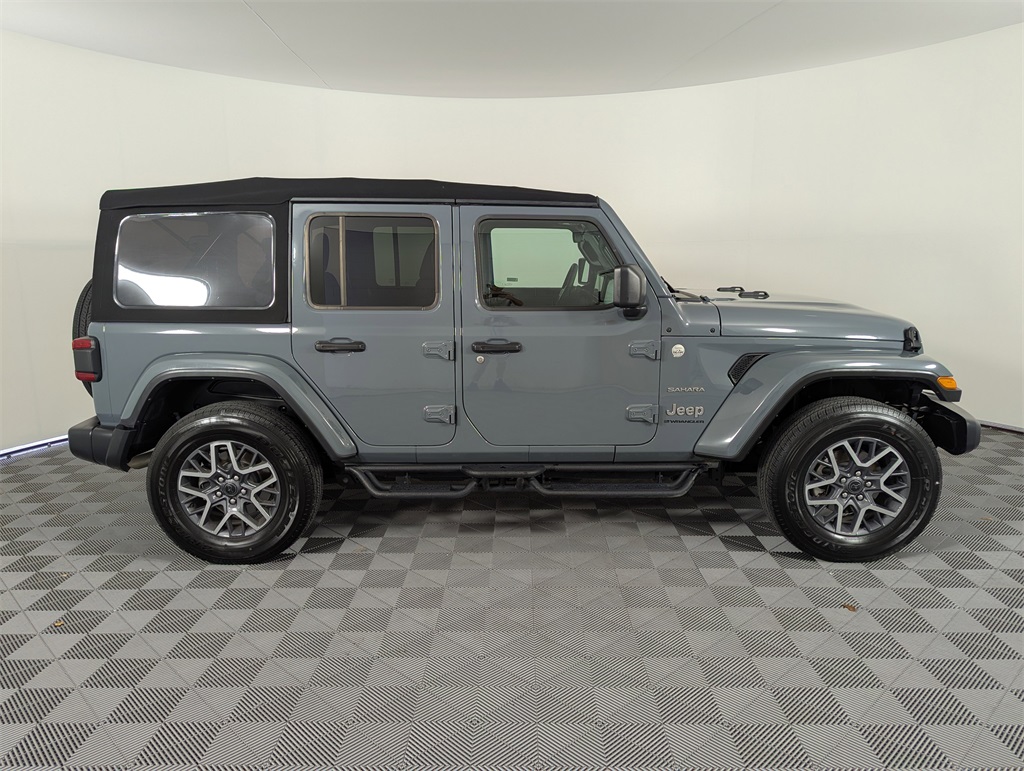 2024 Jeep Wrangler Sahara photo 3