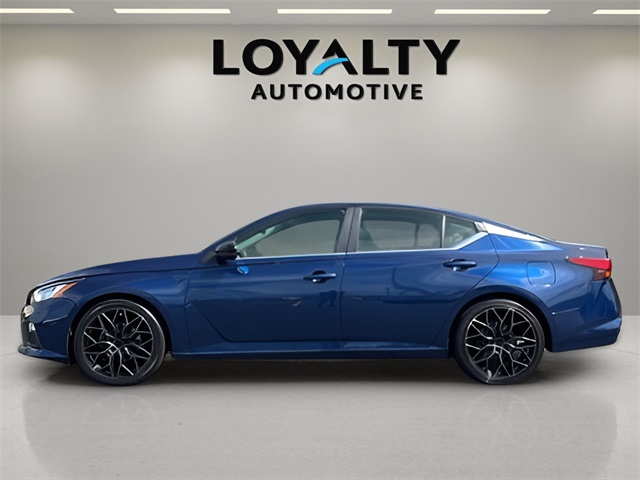 2020 Nissan Altima 2.5 SR photo 2