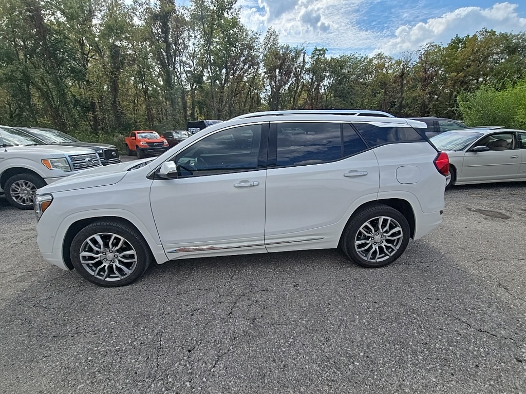 2023 Gmc Terrain Denali photo 2
