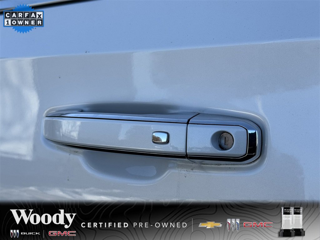 2022 GMC YUKON XL - Image 12