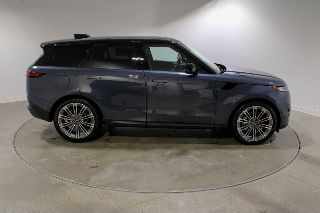 2025 Land Rover Range Rover Sport SE photo 5