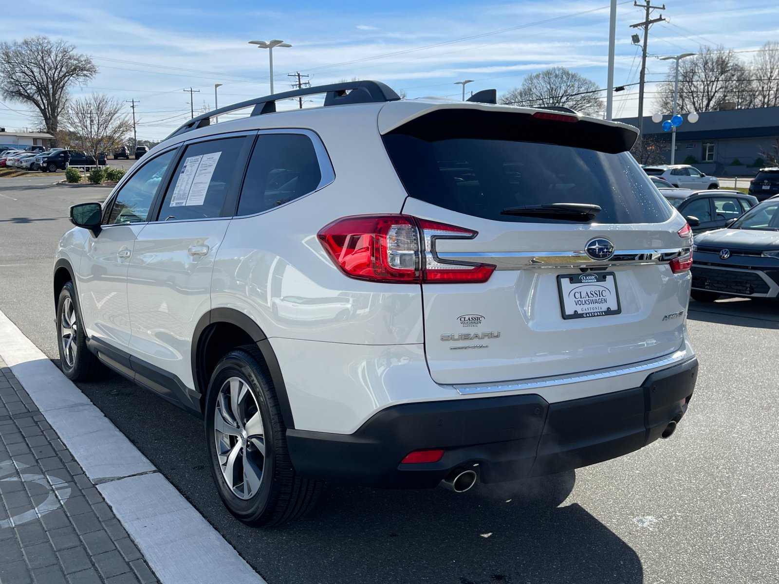 2025 Subaru Ascent Premium photo 3