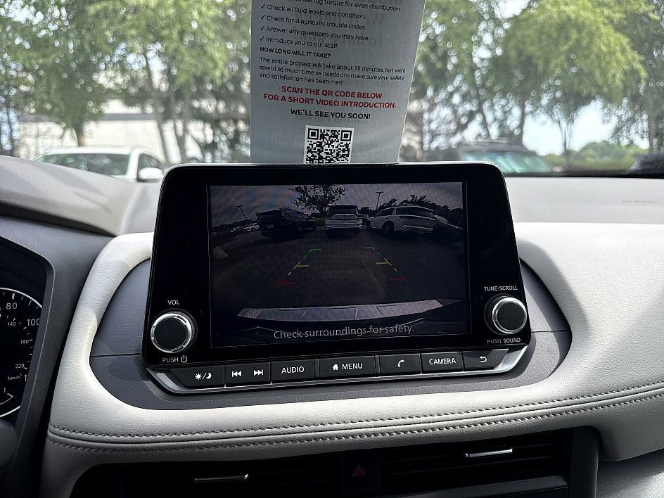 2025 Nissan Rogue SV photo 19