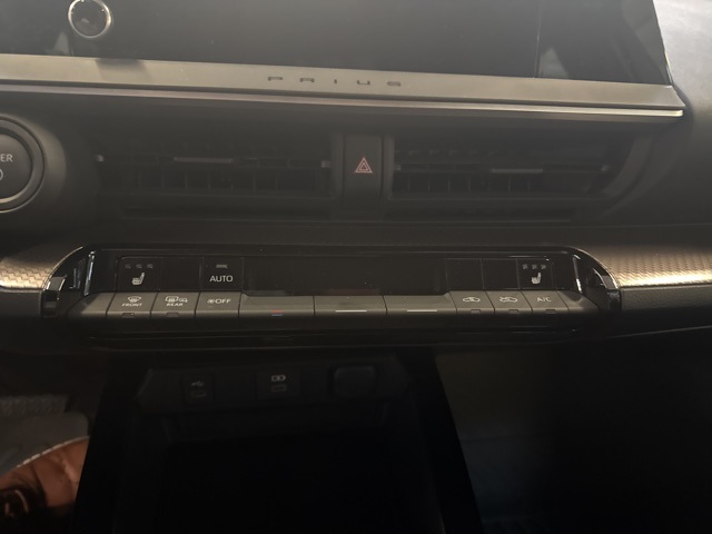 2024 Toyota Prius XLE photo 11