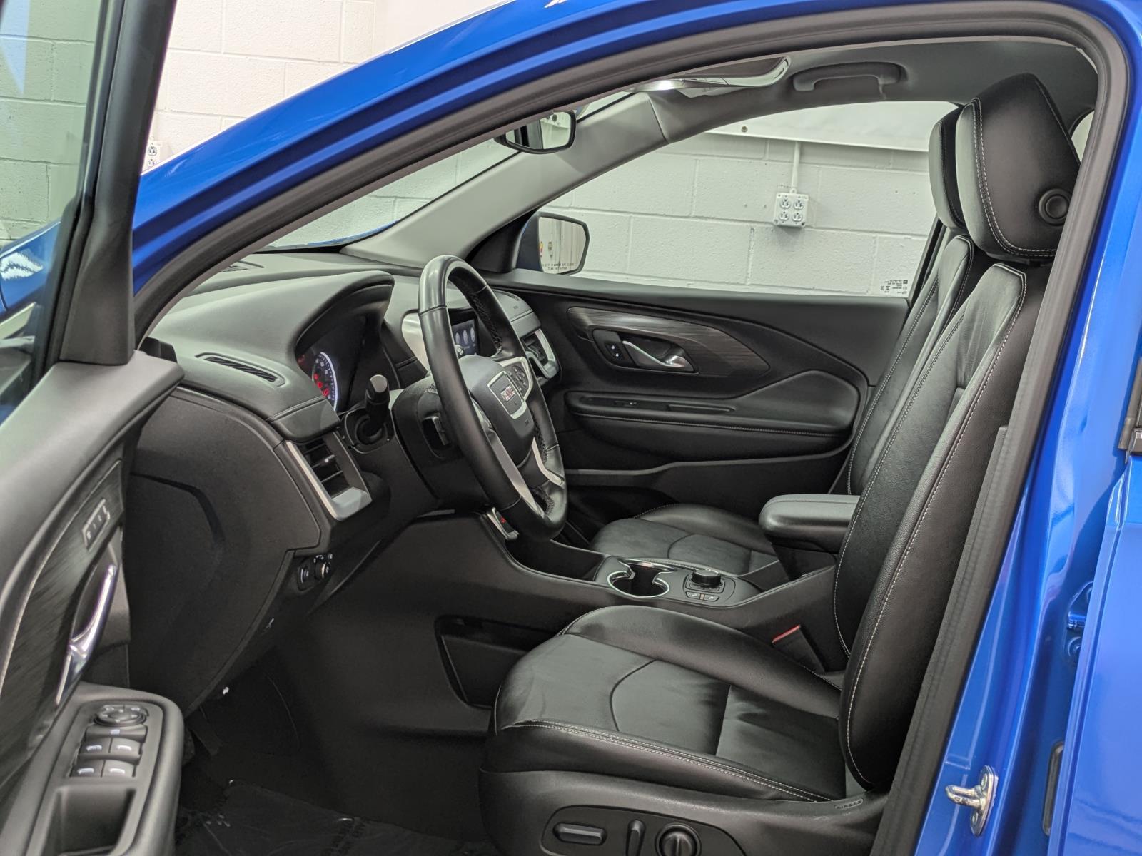 2024 Gmc Terrain SLT photo 2