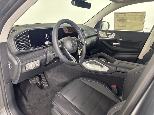 2026 Mercedes Benz GLS 450 4MATIC photo 9