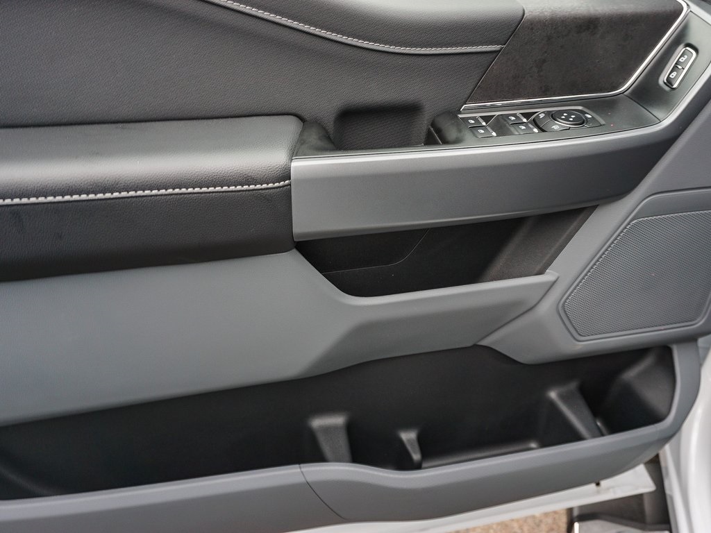 2025 Ford F-150 XLT photo 18