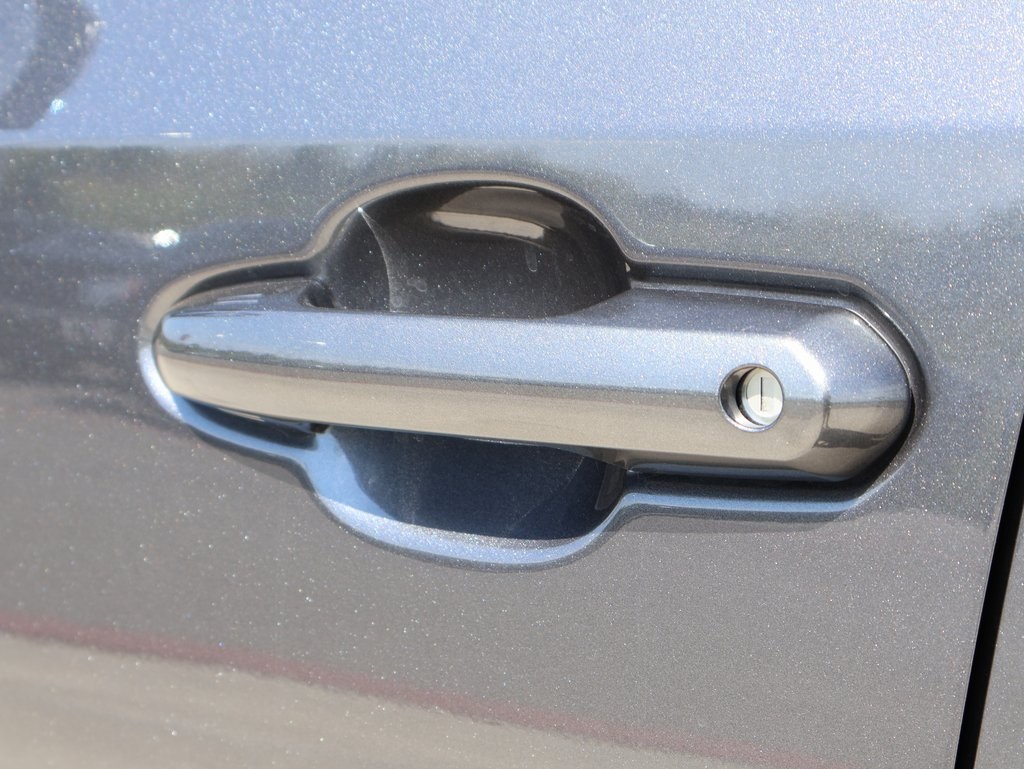 2024 Toyota RAV4 Hybrid SE photo 19
