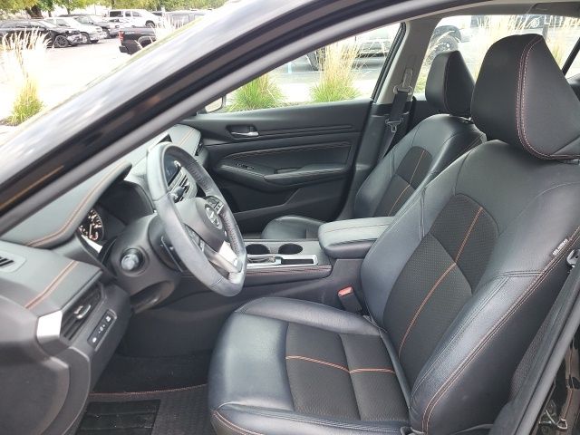 2020 Nissan Altima SR photo 9