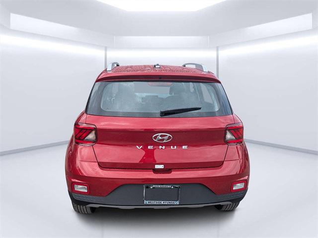 2025 Hyundai Venue SEL photo 3