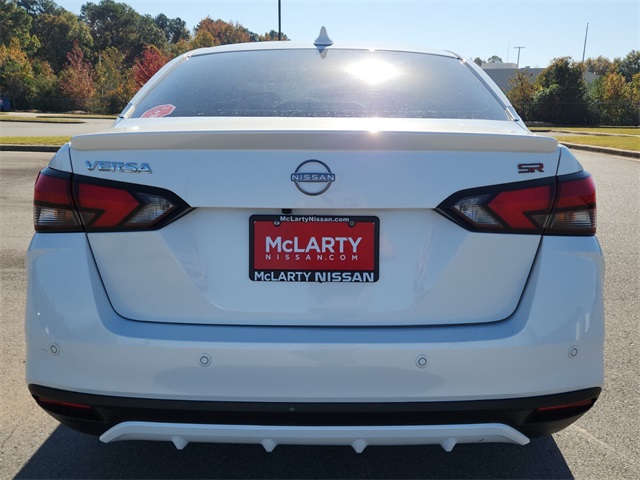 2025 Nissan Versa SR photo 4