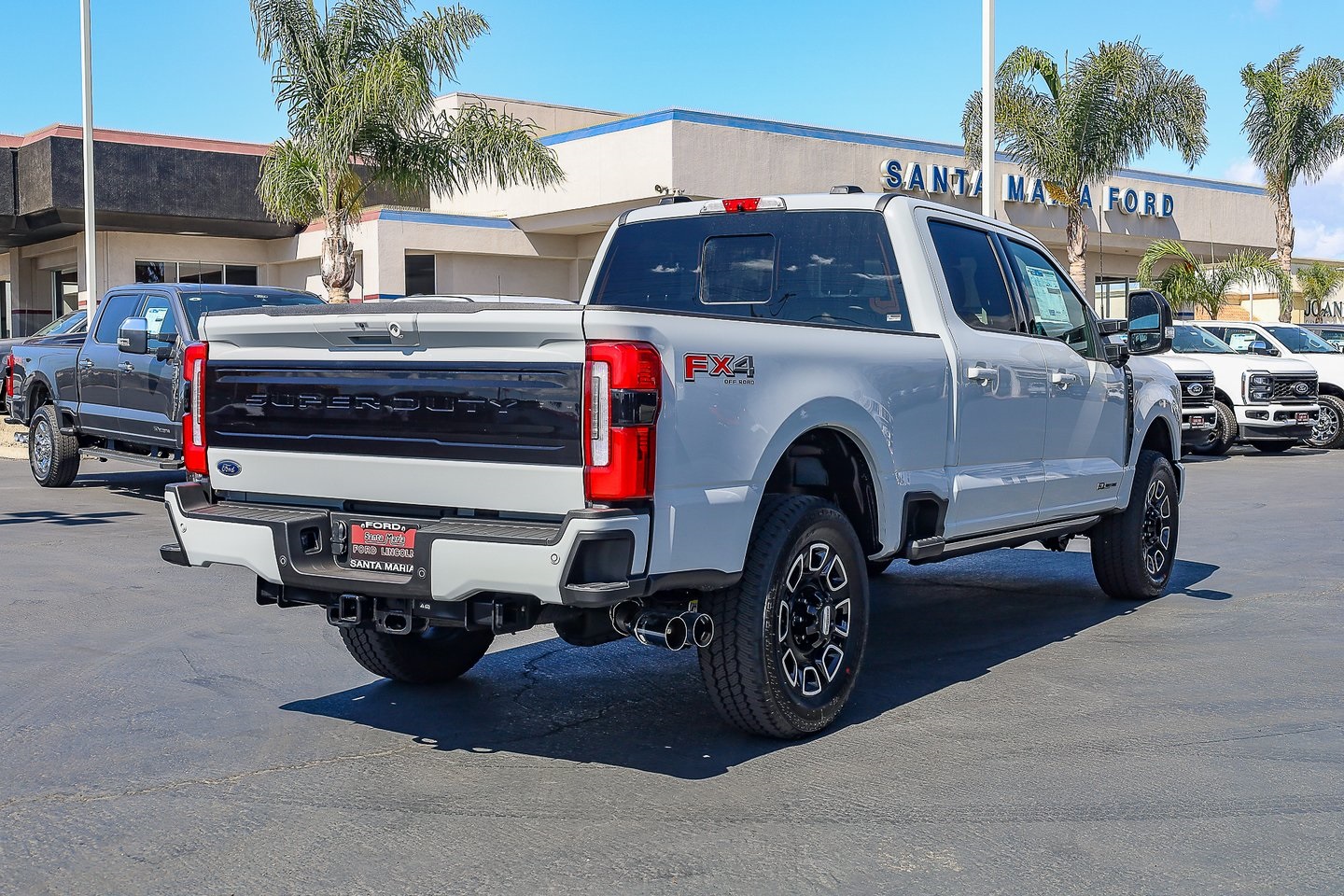 2026 Ford F-250 Platinum photo 4
