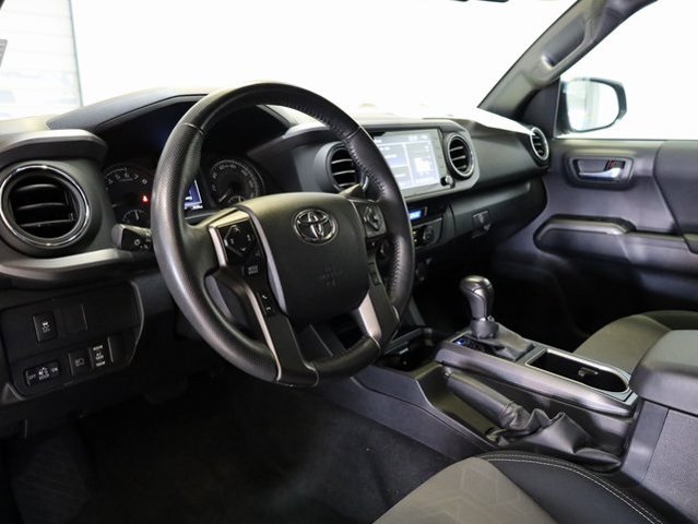 2023 Toyota Tacoma TRD Sport photo 2