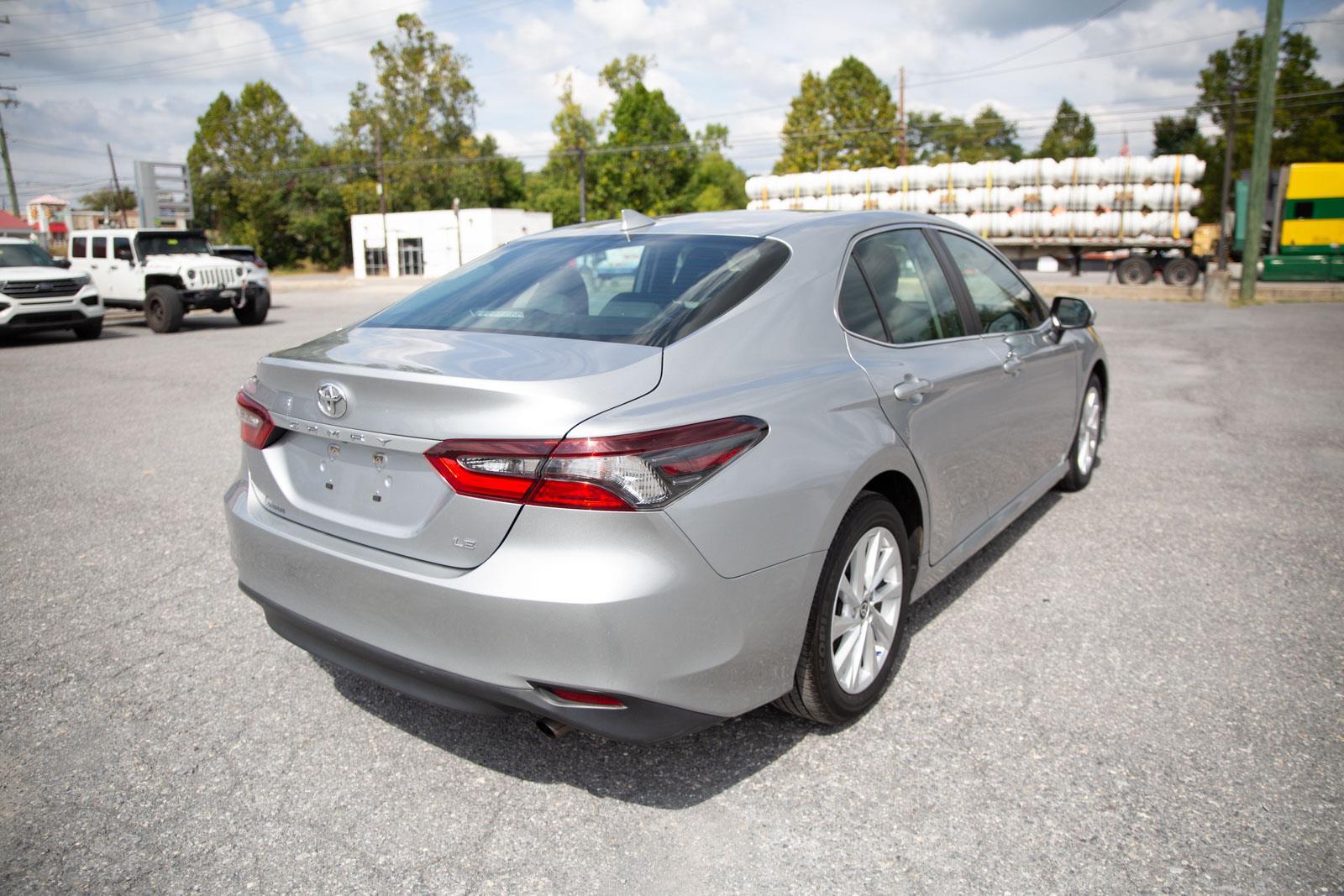 2024 Toyota Camry LE photo 3