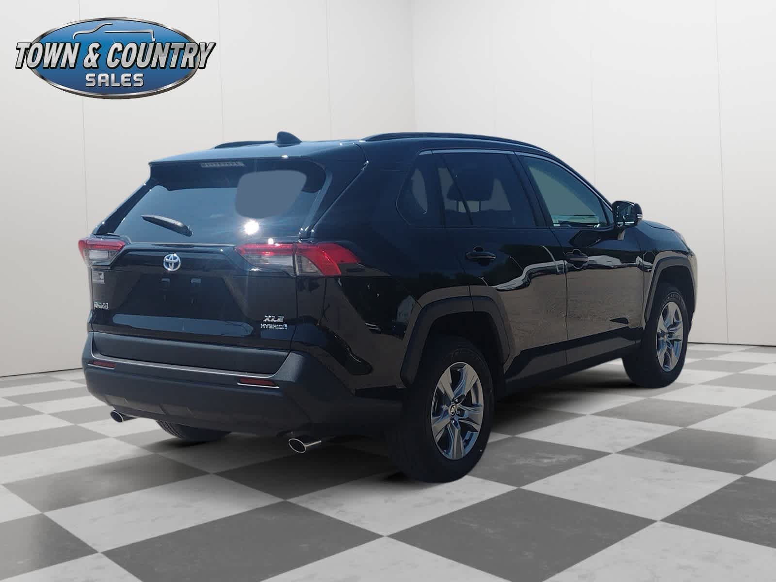 2024 Toyota RAV4 Hybrid XLE photo 5