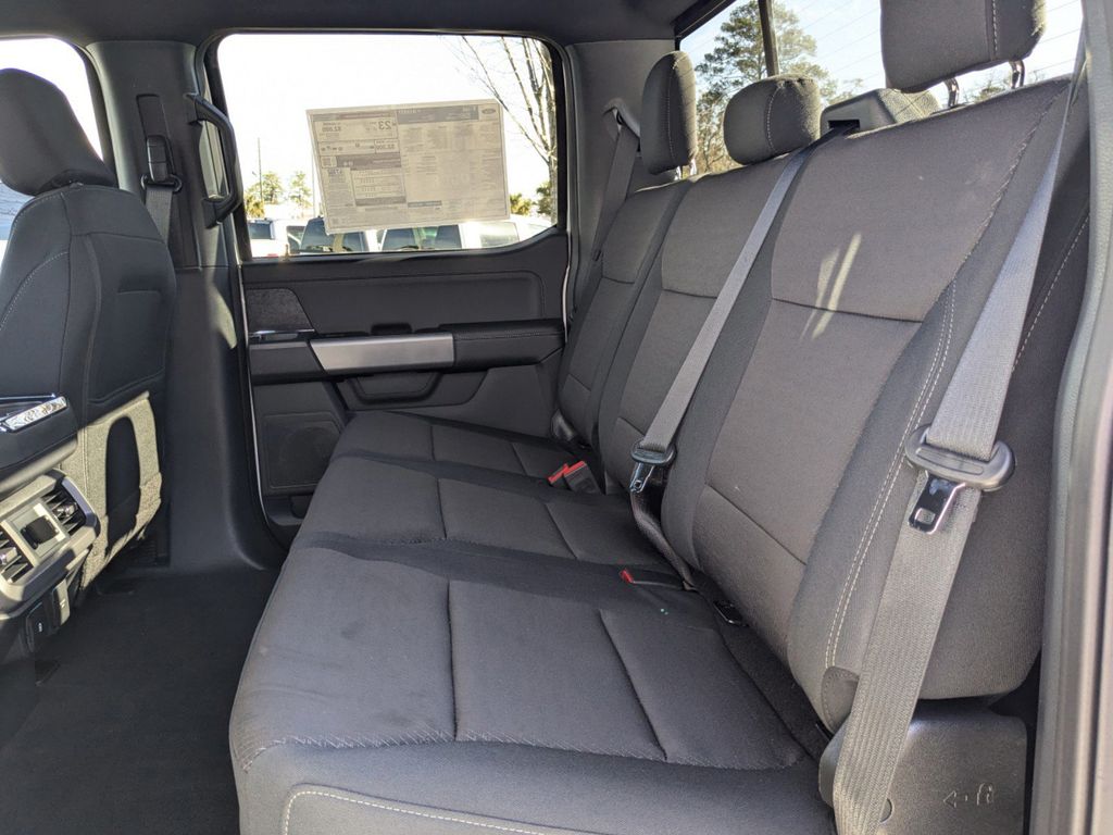 2025 Ford F-150 XLT photo 14